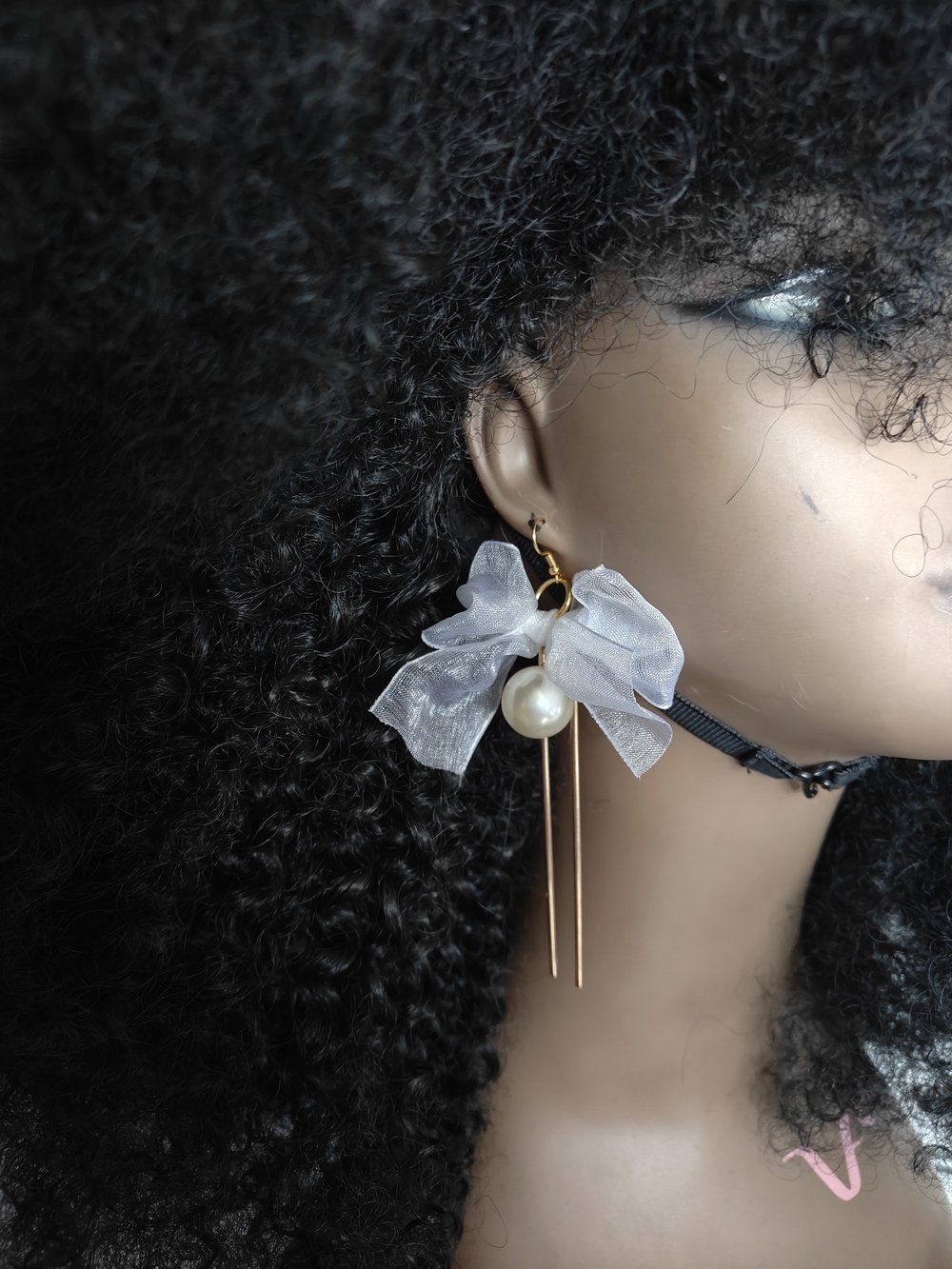 Pearl & Ribbon Drop Earrings in White and Gold